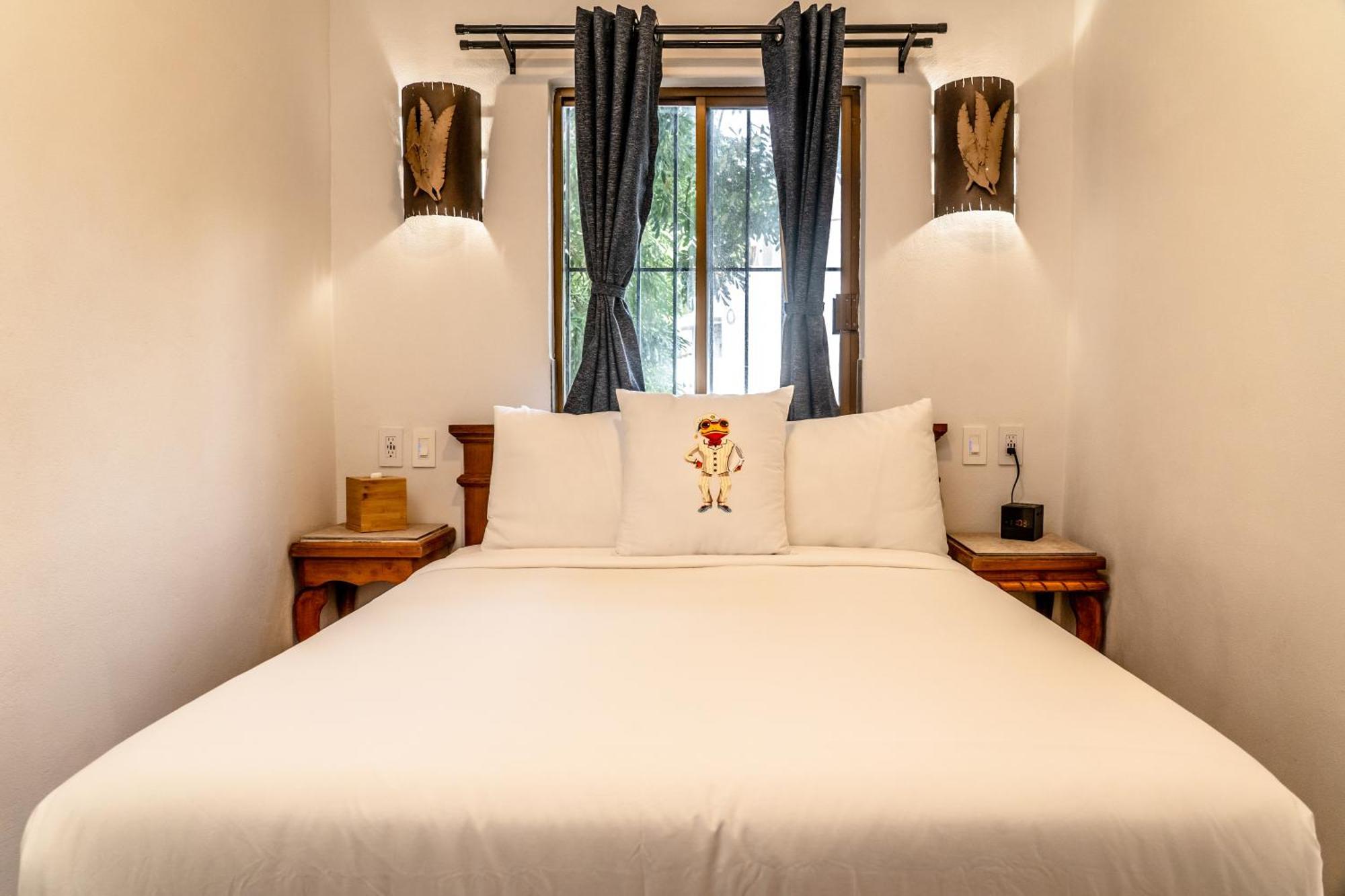 5 Frogs Hotel Бусериас Экстерьер фото