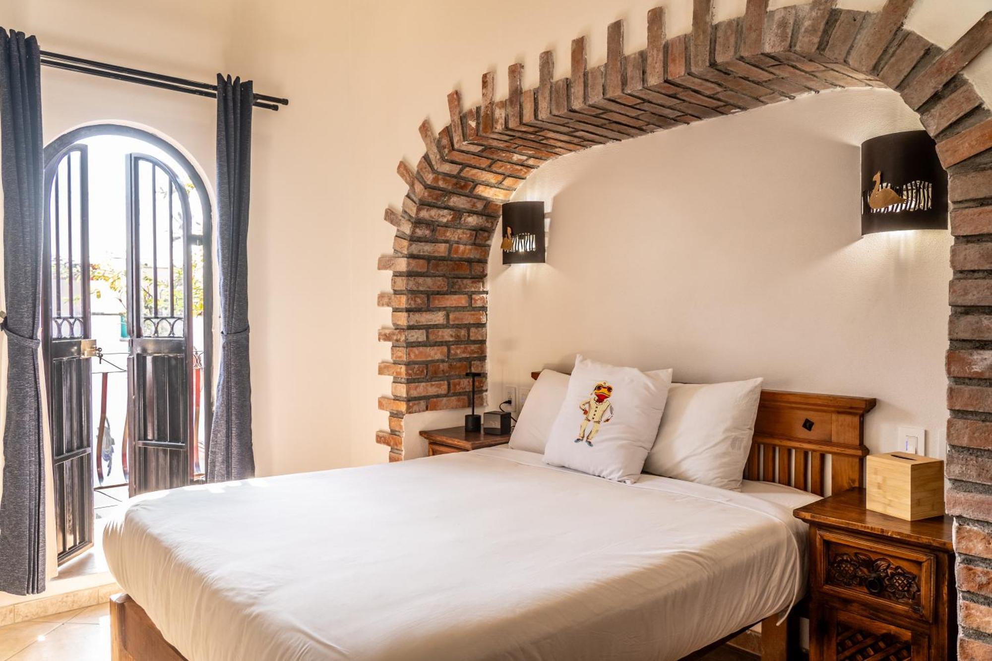 5 Frogs Hotel Бусериас Экстерьер фото